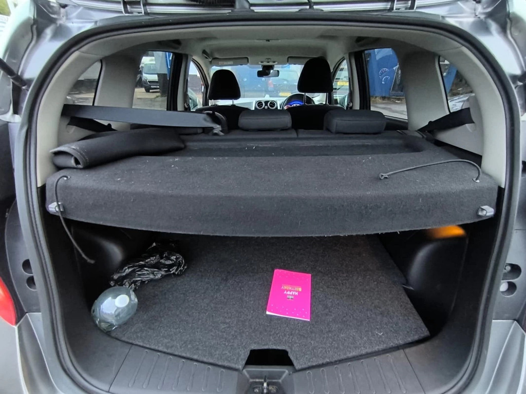 Nissan Note Note Acenta Premium Red #22