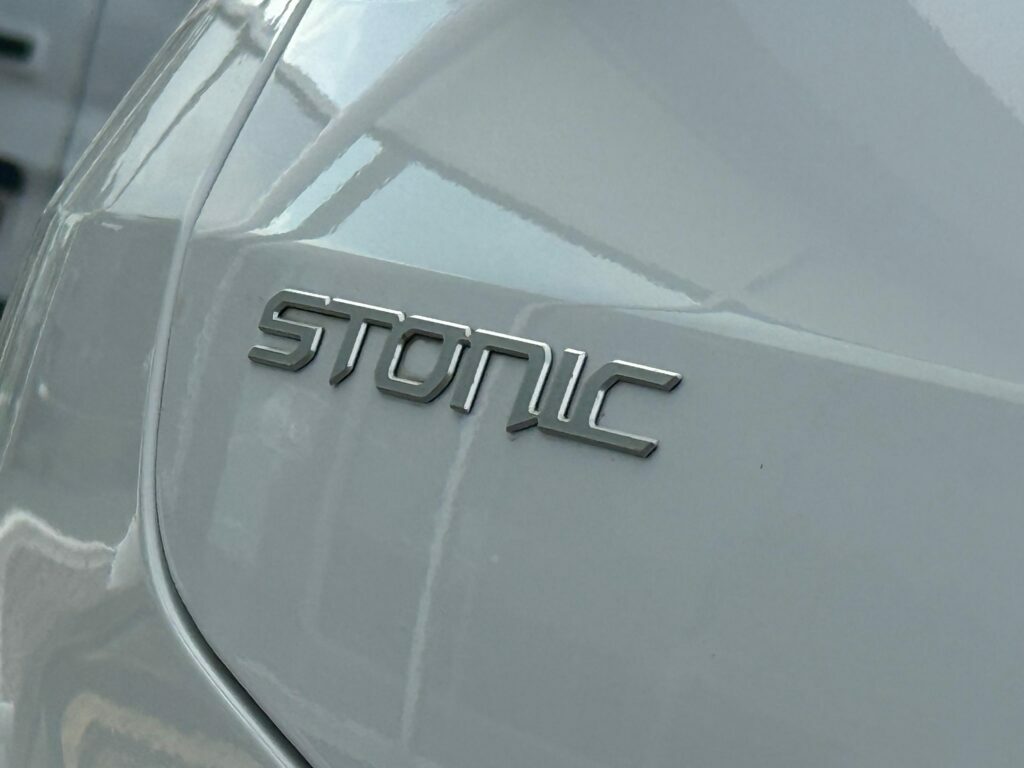 Kia Stonic Quantum Grey #25