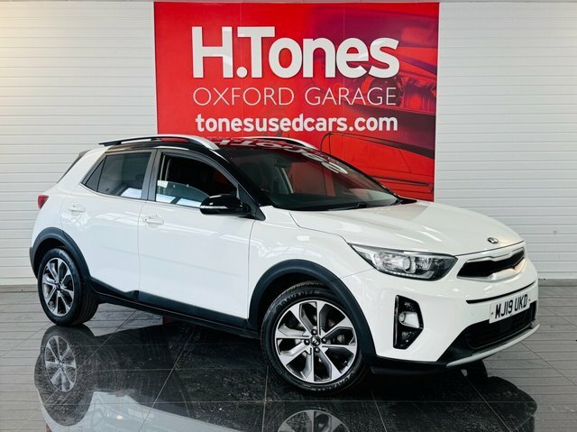 Kia Stonic Suv MJ19UKD White