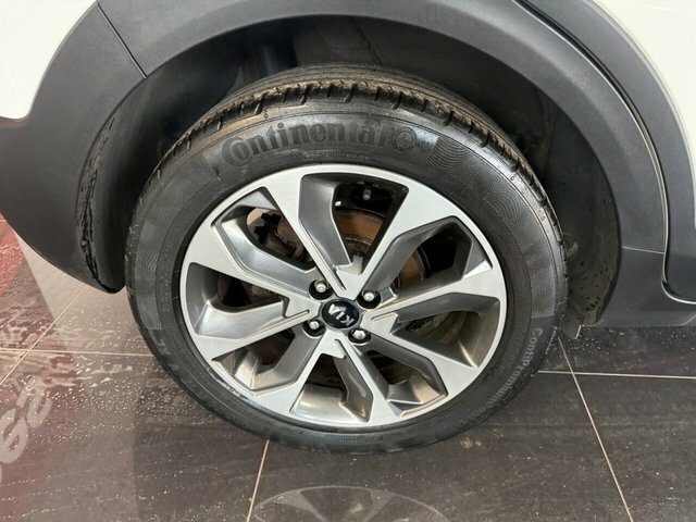 Kia Stonic Suv MJ19UKD White #3