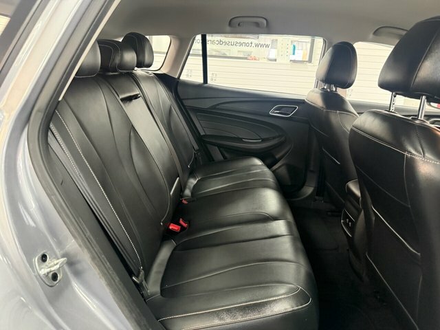 MG MG5 Estate Silver #5