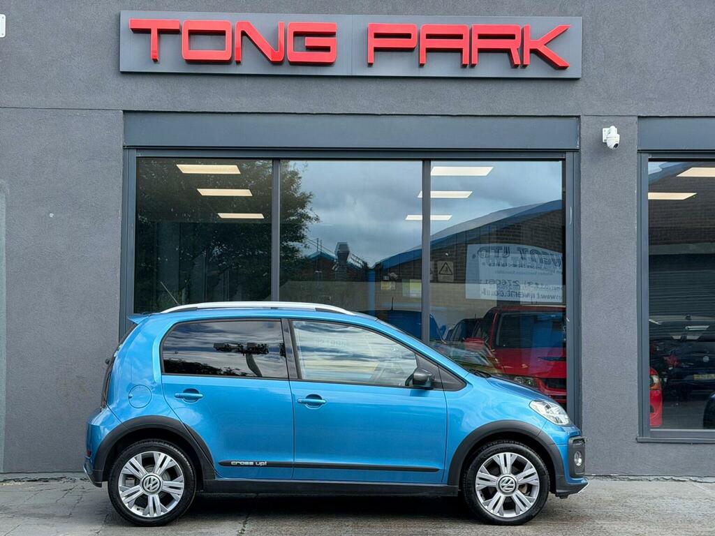 Volkswagen Up Hatchback Cross 1.0 Bluemotion Tech Asg 2017 TEMP382 Blue #2