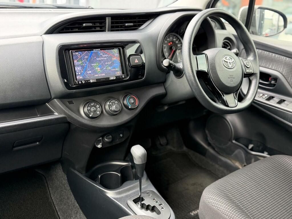 Toyota Yaris 1.33 Dual Vvt-i Icon Multidrive S Euro 6 Silver #3