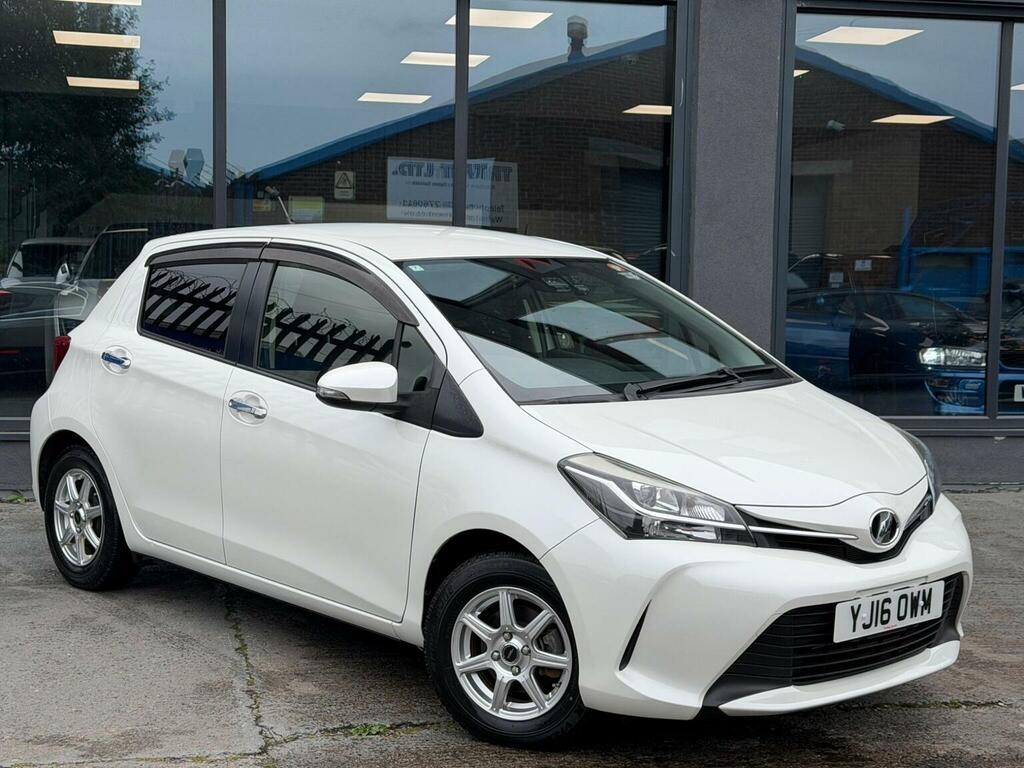 Toyota Yaris 1.33 Dual Vvt-i Icon Multidrive S Euro 6 White #2