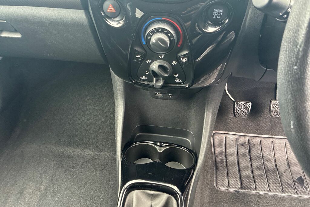 Peugeot 108 Active Silver #18