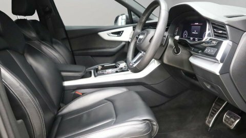 Audi Q7 2019 69 3.0 VN69DWX Grey #2