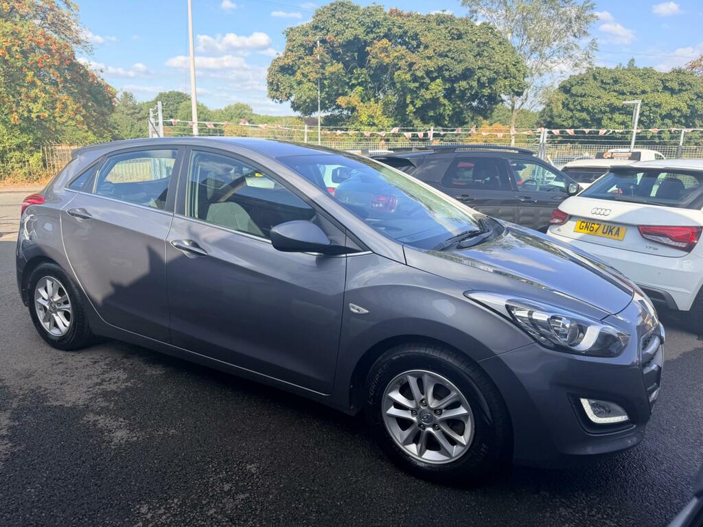 Hyundai I30 1.6 Crdi Blue Drive Se Euro 6 Ss Grey