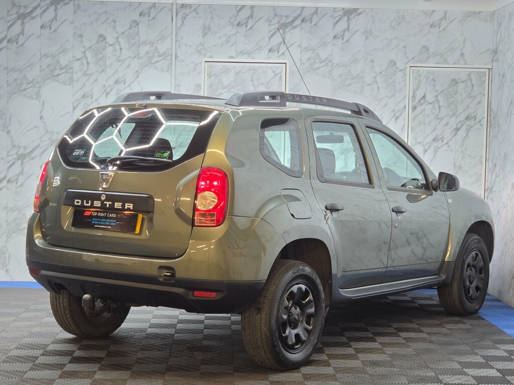 Dacia Duster White #7