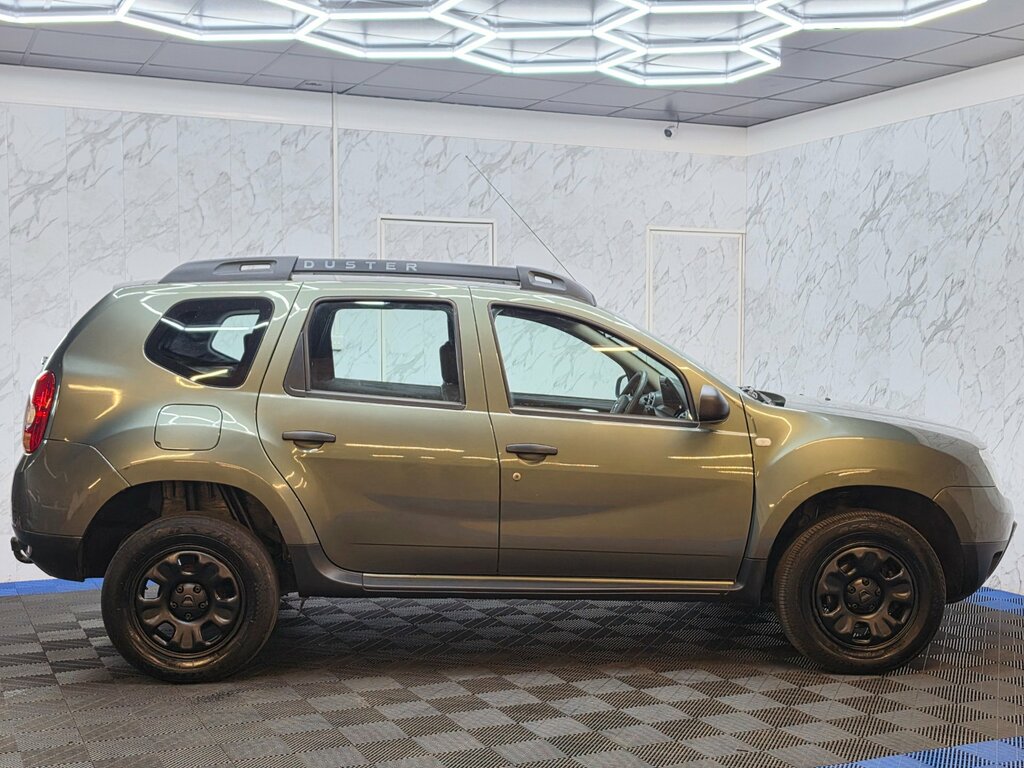 Dacia Duster White #8