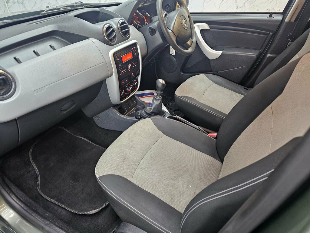 Dacia Duster White #12