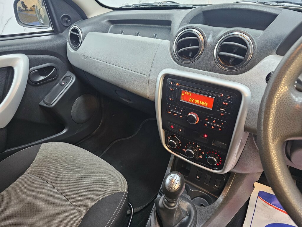 Dacia Duster White #14
