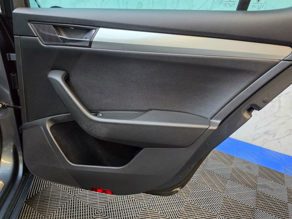 Skoda Superb S Tdi Silver #23