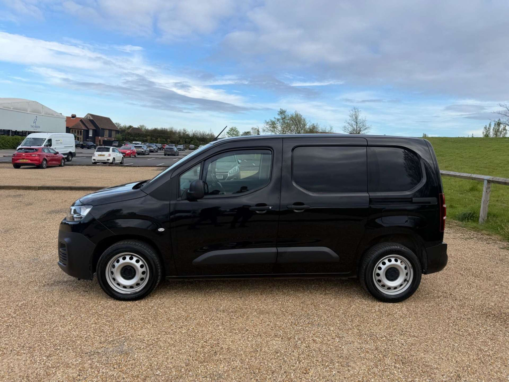 Citroen Berlingo Bluehdi 1000 Enterprise Edition M Eat8 Swb Euro 6 Black #4