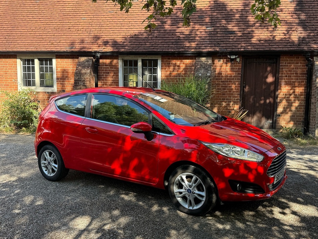 Ford Fiesta 1.25 Zetec Hatchback Euro 6 82 Red