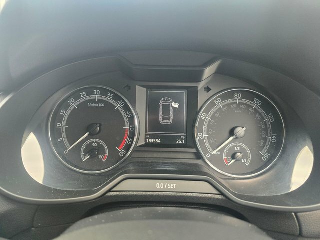 Skoda Octavia 1.5 Tsi Se Black #10