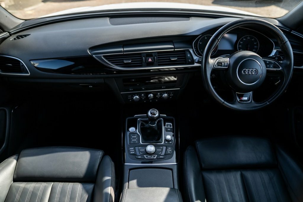 Audi A6 Saloon 2L Black Edition White #2