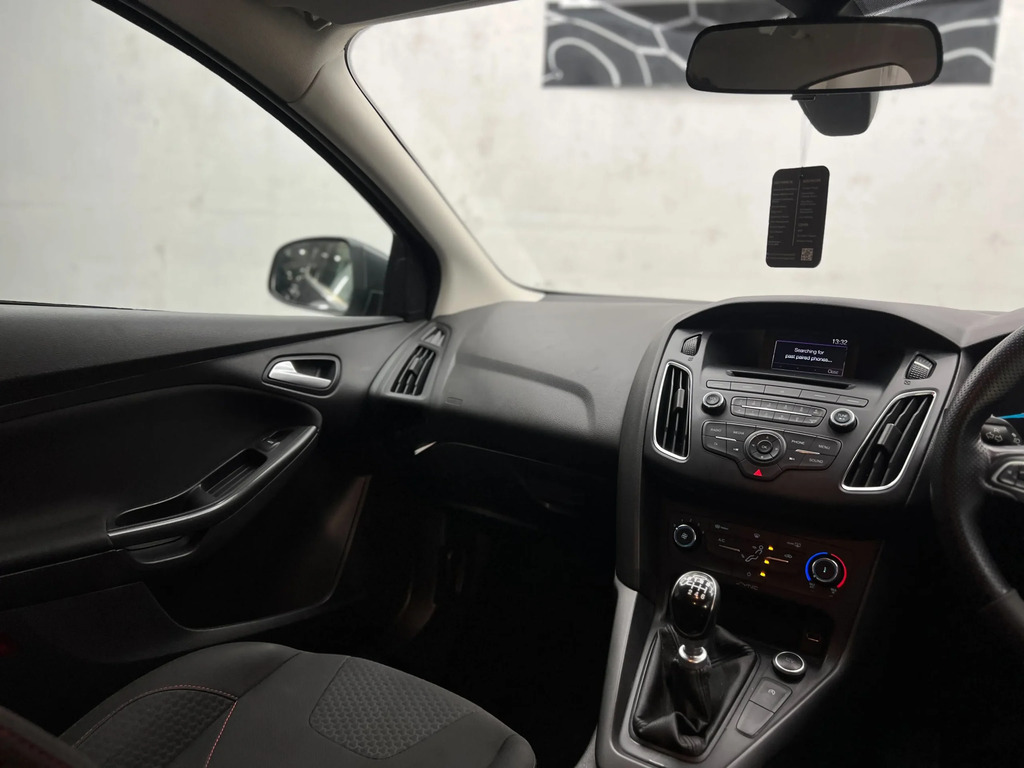 Ford Focus Hatchback Blue #73