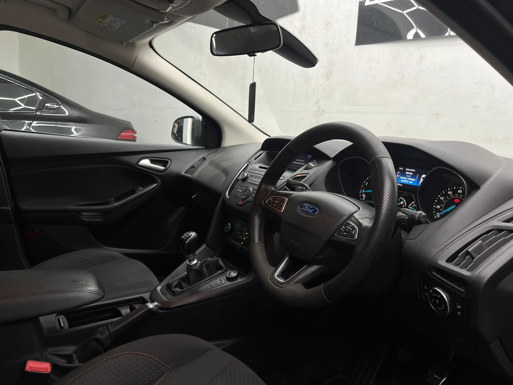 Ford Focus Hatchback Blue #72
