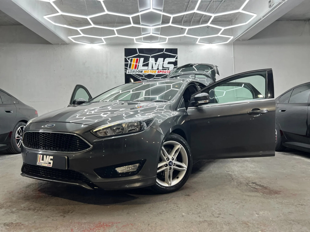 Ford Focus Hatchback Blue #25