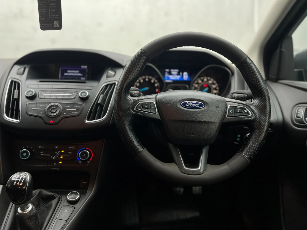 Ford Focus Hatchback Blue #67