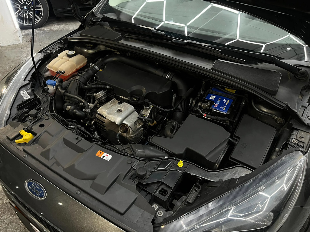 Ford Focus Hatchback Blue #62