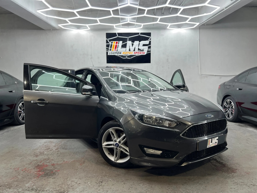 Ford Focus Hatchback Blue #59