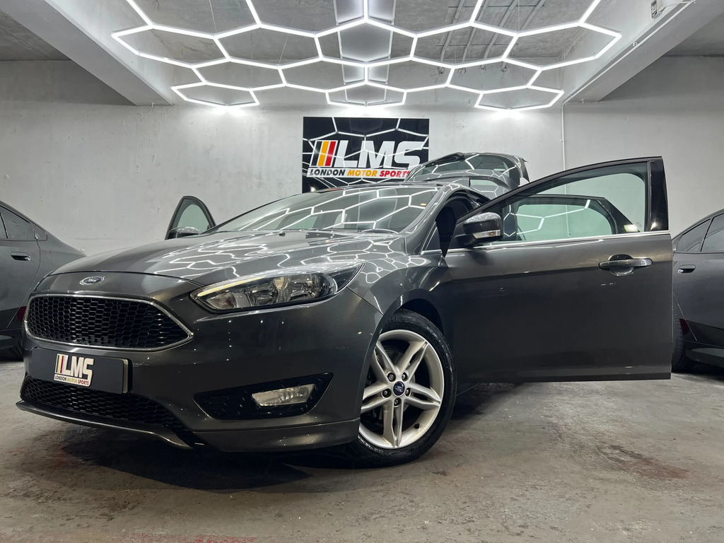 Ford Focus Hatchback Blue #26