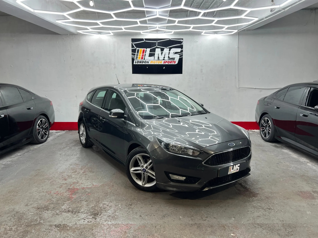 Ford Focus Hatchback Blue #32