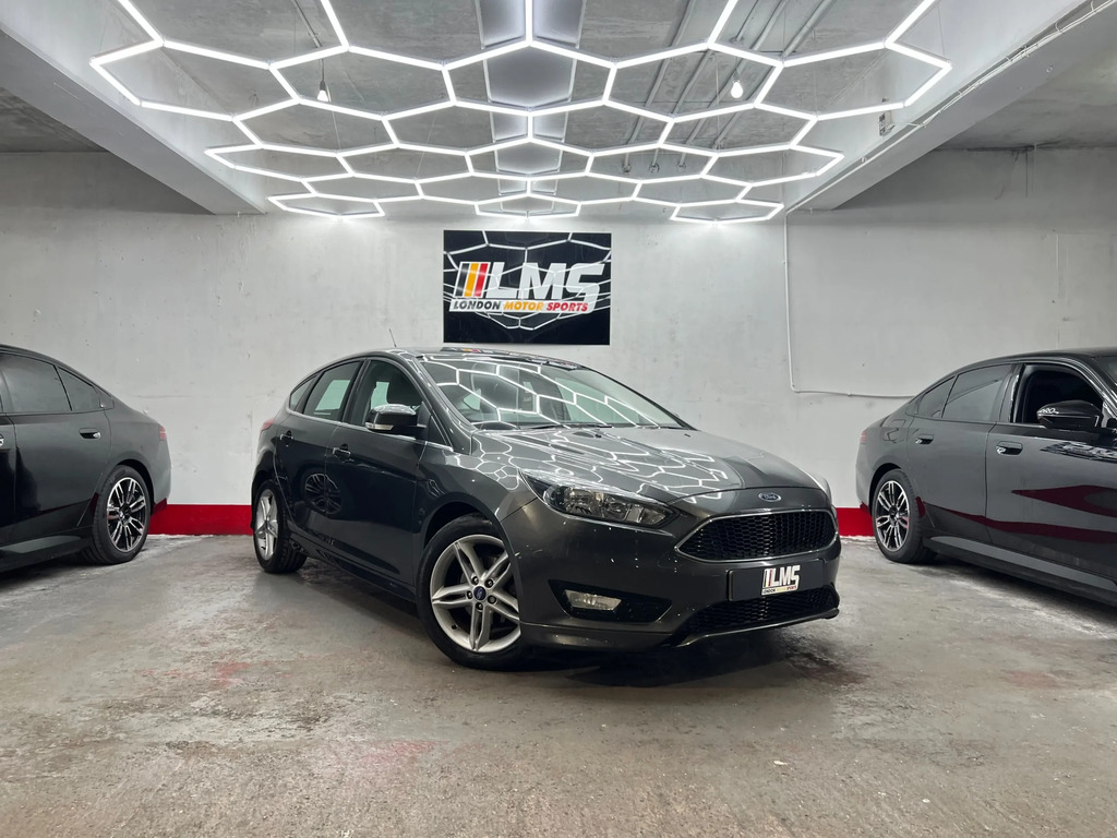 Ford Focus Hatchback Blue #41