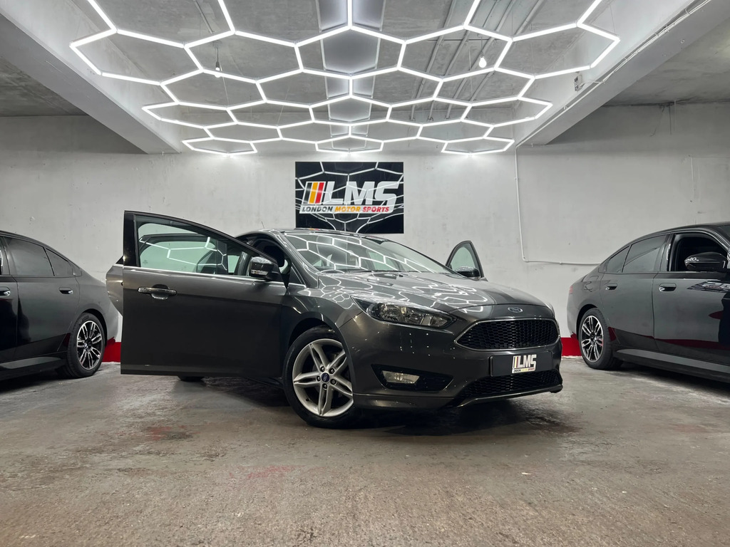 Ford Focus Hatchback Blue #53