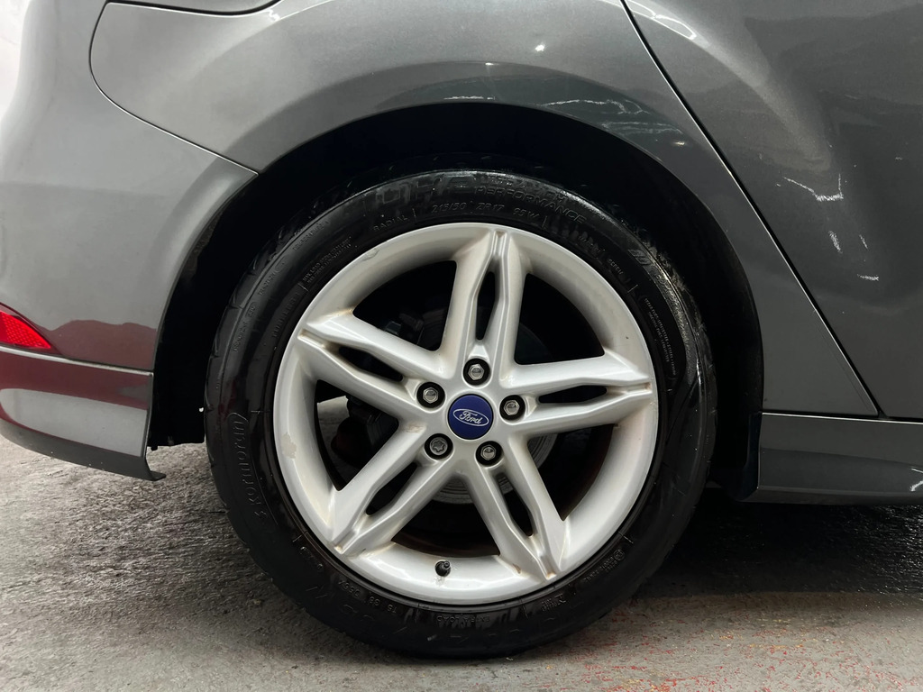 Ford Focus Hatchback Blue #135