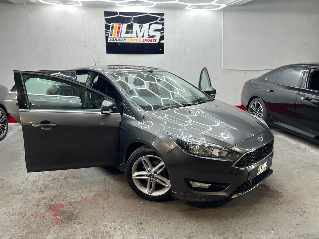 Ford Focus Hatchback Blue #51