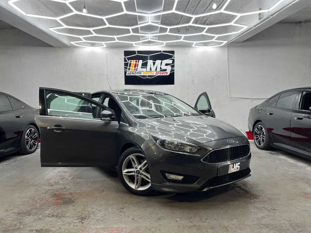 Ford Focus Hatchback Blue #58
