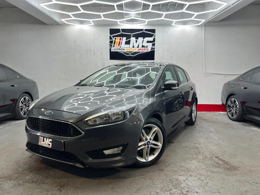 Ford Focus Hatchback Blue #12