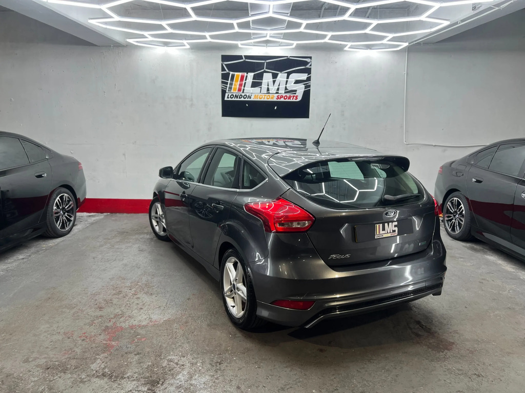 Ford Focus Hatchback Blue #78
