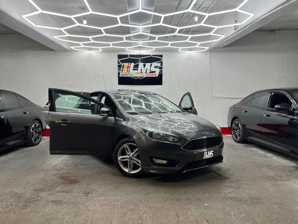 Ford Focus Hatchback Blue #57