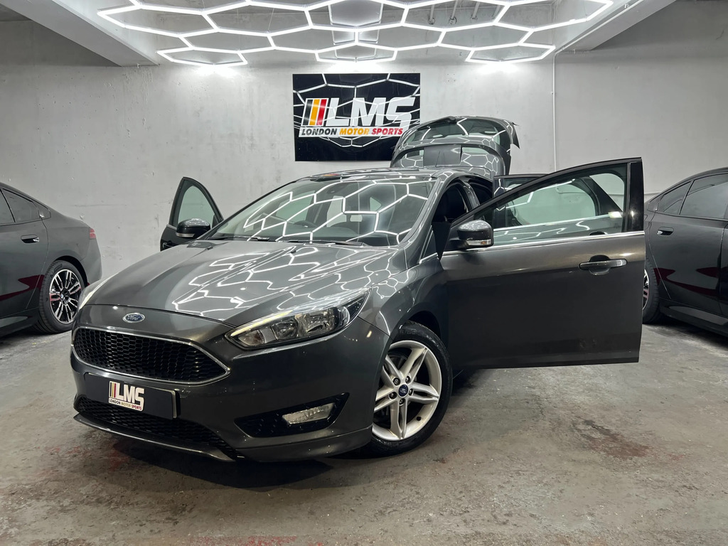 Ford Focus Hatchback Blue #30