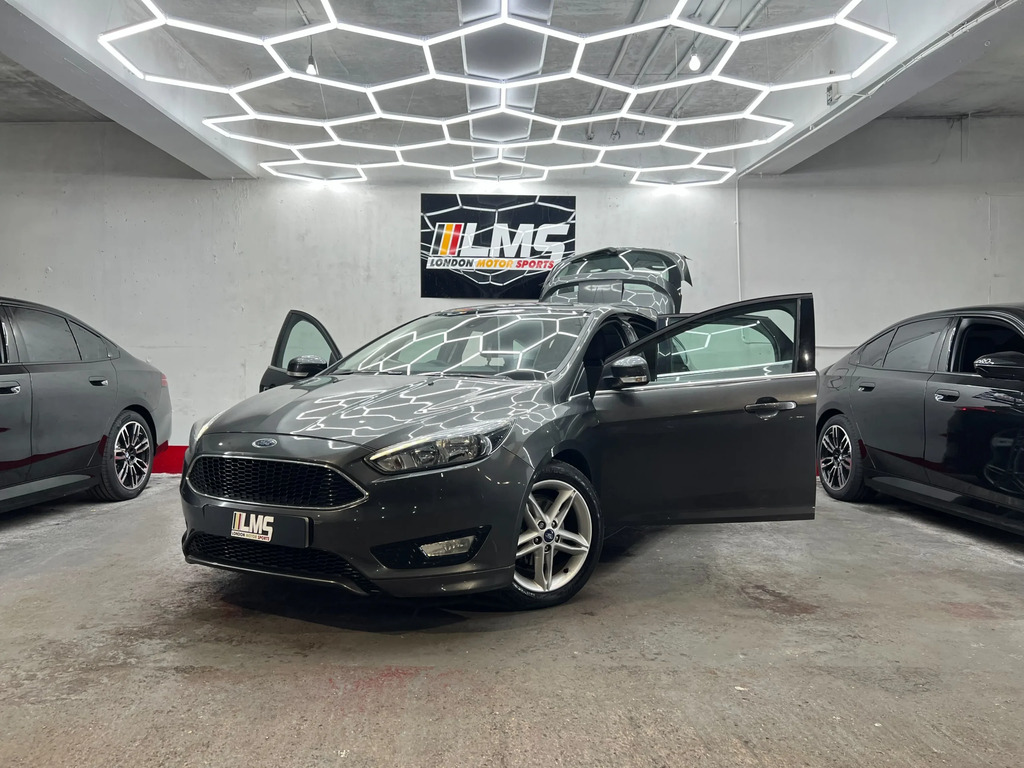 Ford Focus Hatchback Blue #28