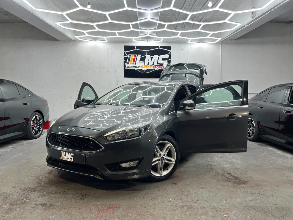 Ford Focus Hatchback Blue #29