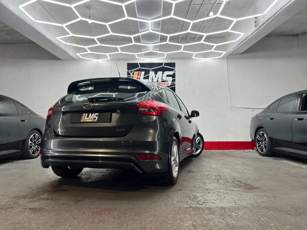 Ford Focus Hatchback Blue #107