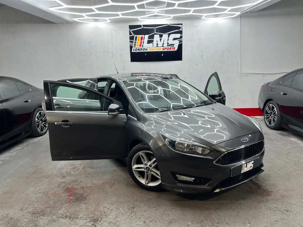 Ford Focus Hatchback Blue #50