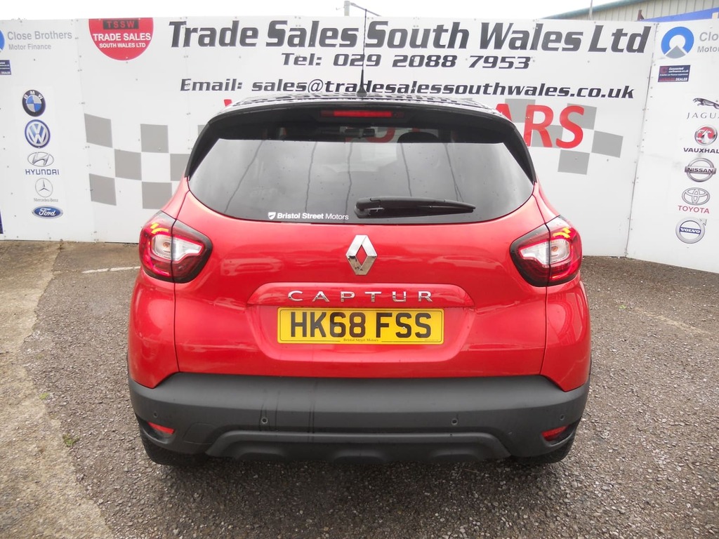Renault Captur 0.9 Tce 90 Iconic HK68FSS Red #4
