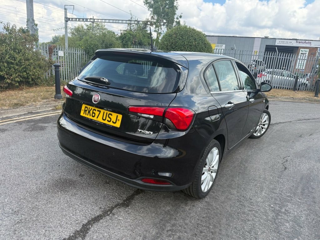 Fiat Tipo 1.4L Lounge Black #3