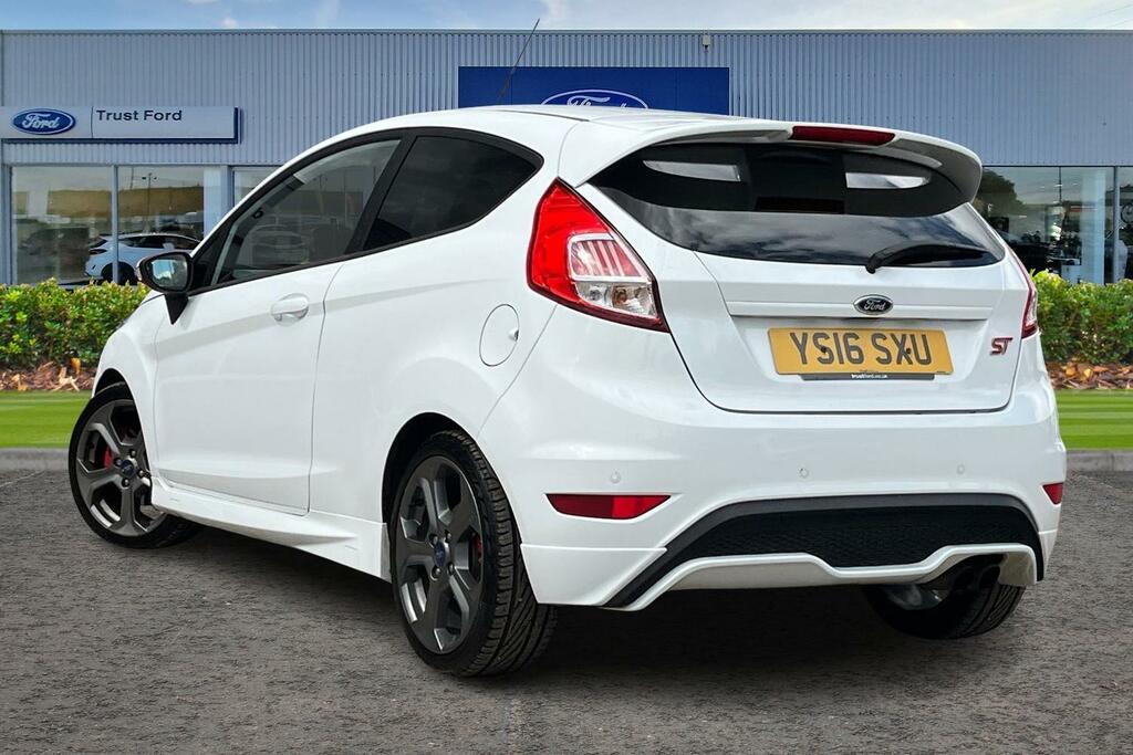 Ford Fiesta 1.6 Ecoboost St-2 White #2