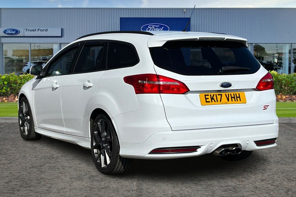 Ford Focus 2.0T Ecoboost St-3 EK17VHH White #2