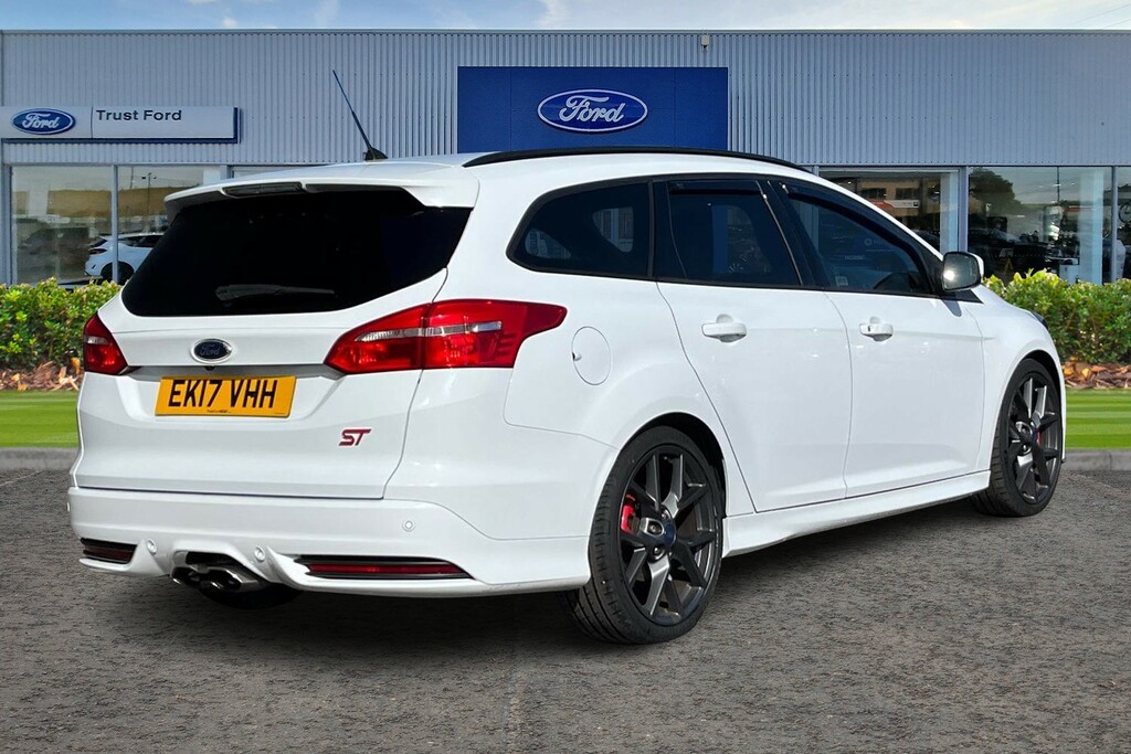 Ford Focus 2.0T Ecoboost St-3 EK17VHH White #4