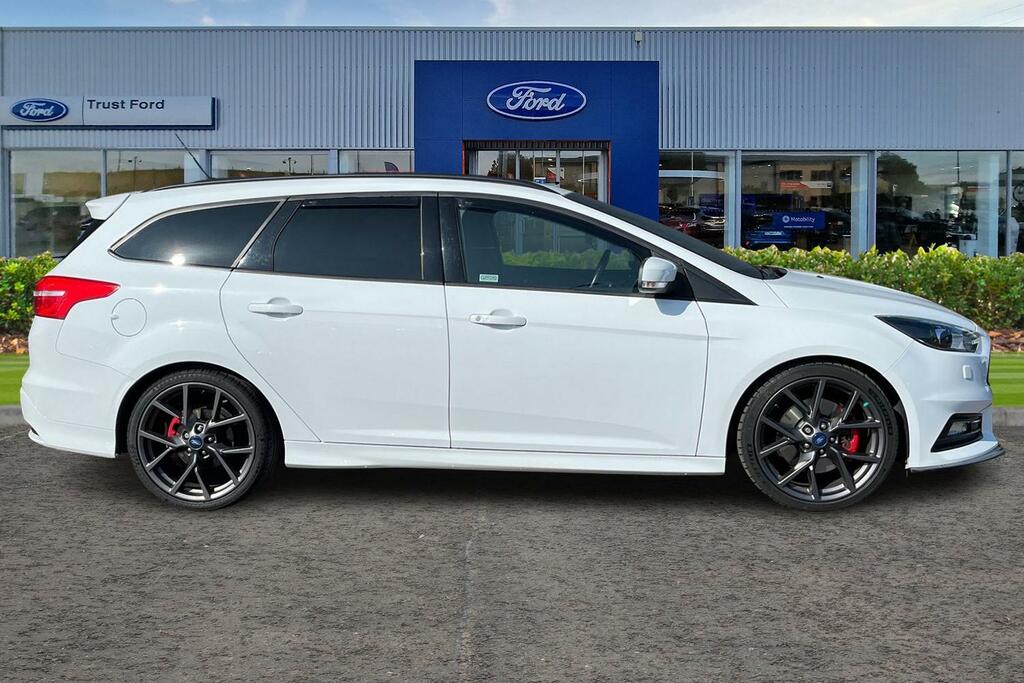 Ford Focus 2.0T Ecoboost St-3 EK17VHH White #3
