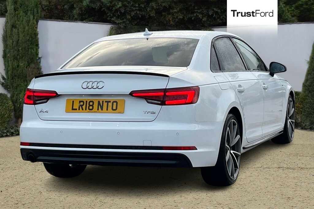 Audi A4 1.4T Fsi Black Edition LR18NTO White #4