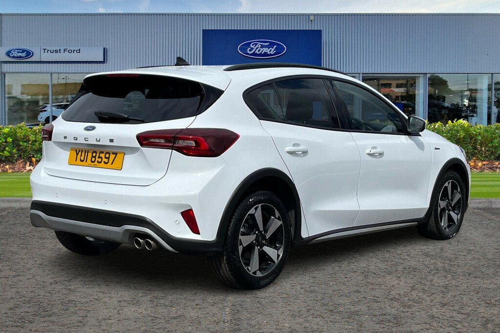 Ford Focus 1.0T Ecoboost Active Hatchback E YUI8597 White #2