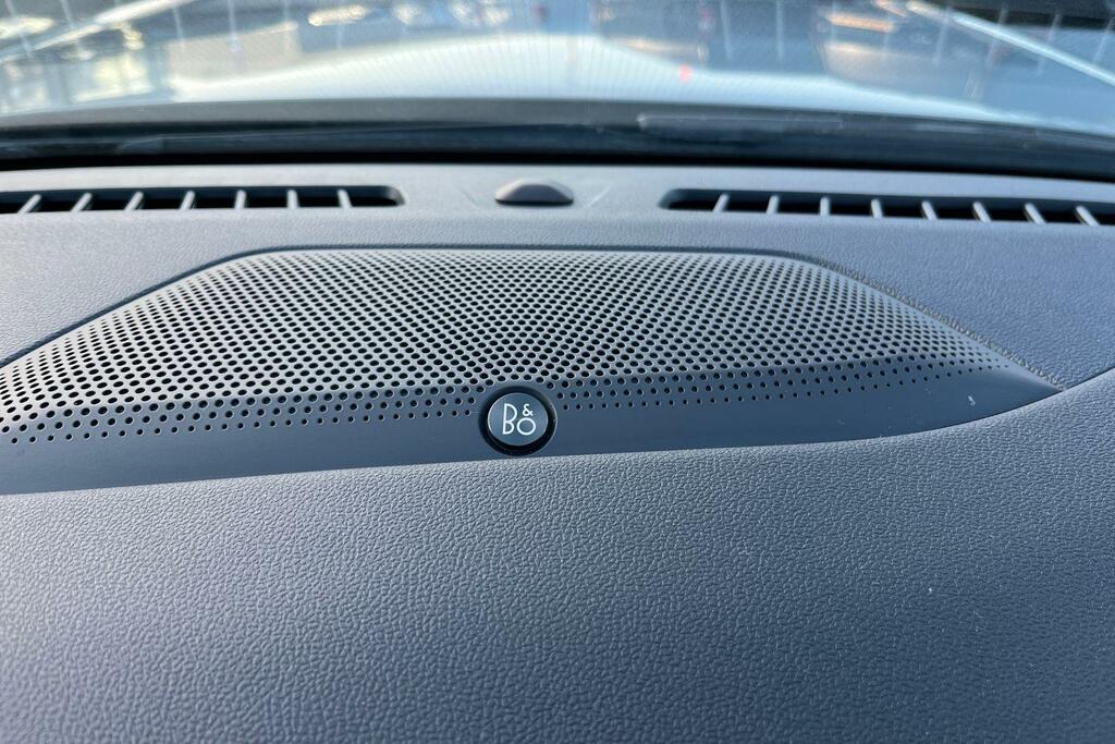 Seat Heated Windscreen White #26